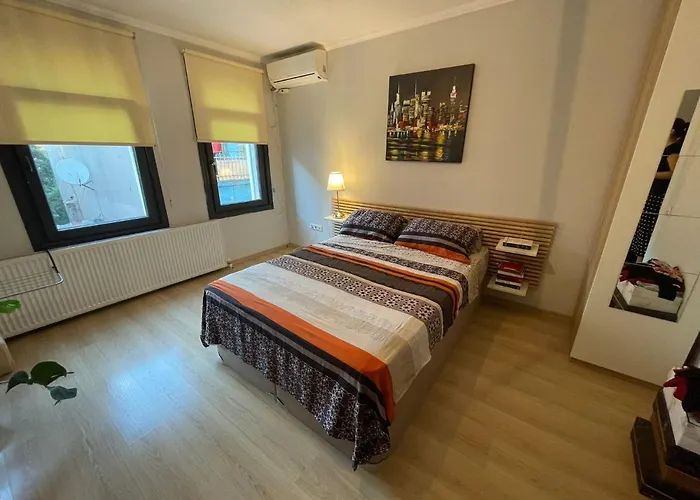 Апартаменты Duplex With Terrace In Center,5mn Walk To Istiklal Стамбул
