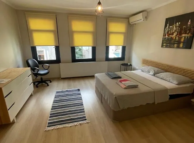Duplex With Terrace In Center,5mn Walk To Istiklal Апартаменты Стамбул